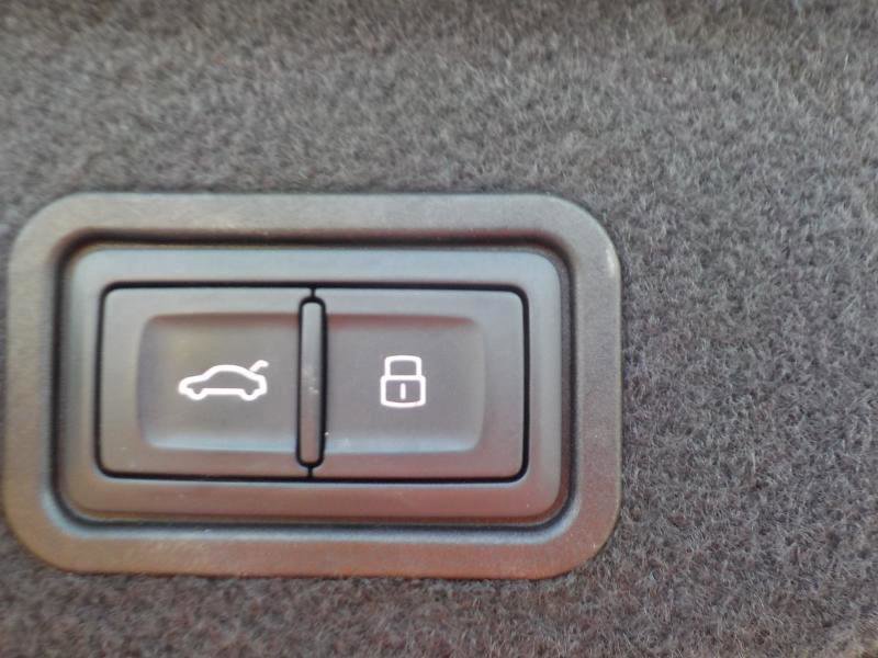 Used 2017 Audi A8 L 3.0T w/ Executive Package image 41