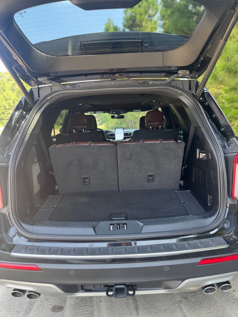 Used 2020 Ford Explorer Platinum w/ Premium Technology Package image 31