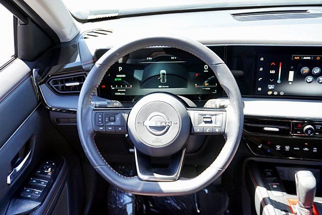 New 2026 Nissan Kicks SR w/ Cold Weather Package FWD image 28