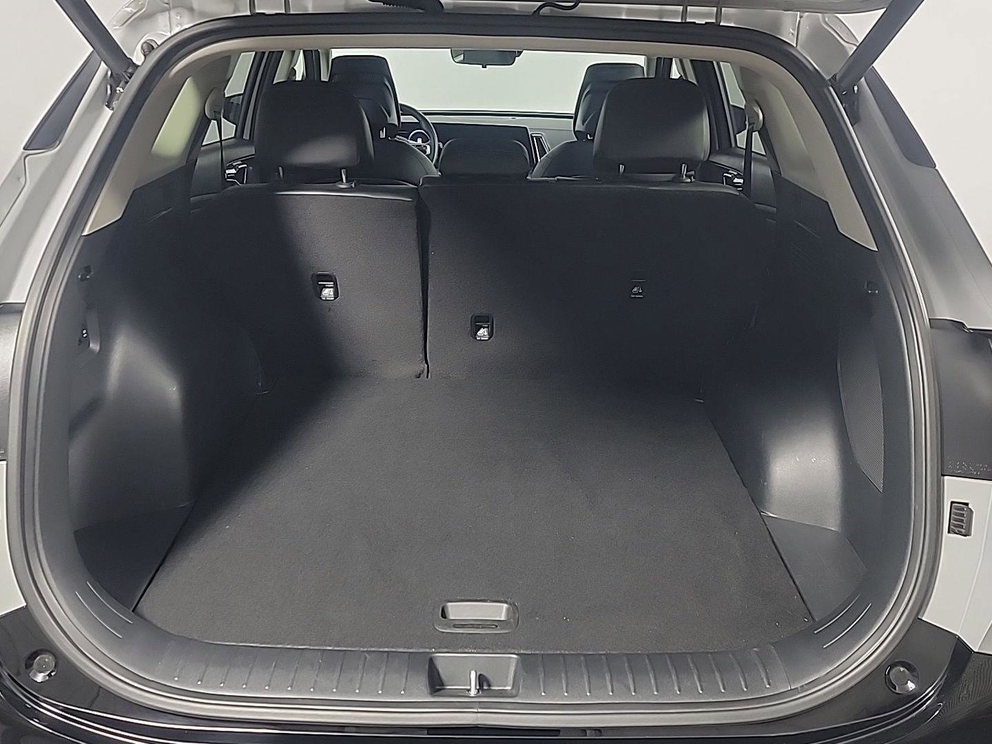 Used 2025 Kia Sportage SX image 9