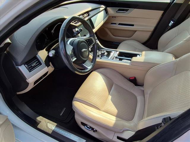 Used 2020 Jaguar XF Prestige AWD/4WD image 12