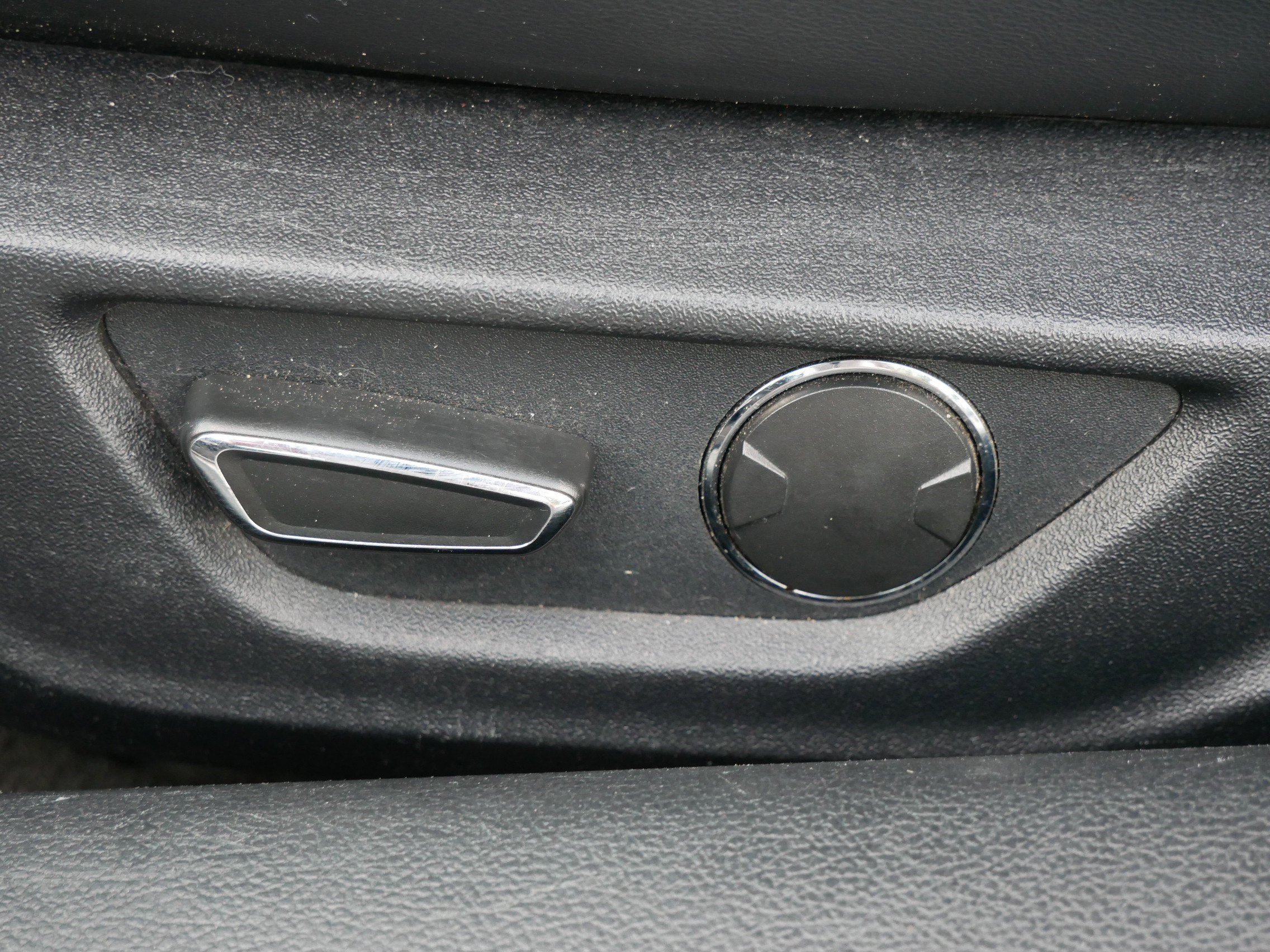 Used 2019 Ford Mustang GT Premium w/ Equipment Group 401A image 19