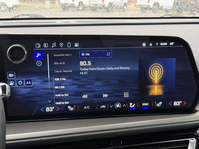 Used 2025 Chevrolet Traverse LT image 25