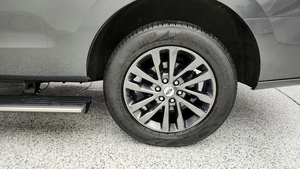 Used 2020 Ford Expedition Limited image 9