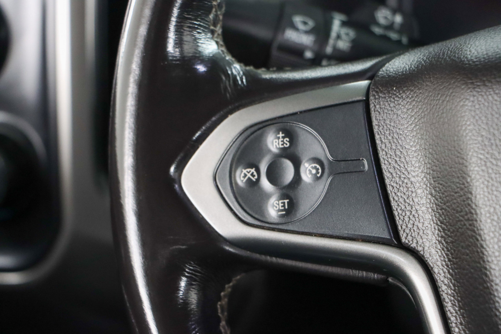 Used 2018 Chevrolet Silverado 1500 LT AWD/4WD image 13