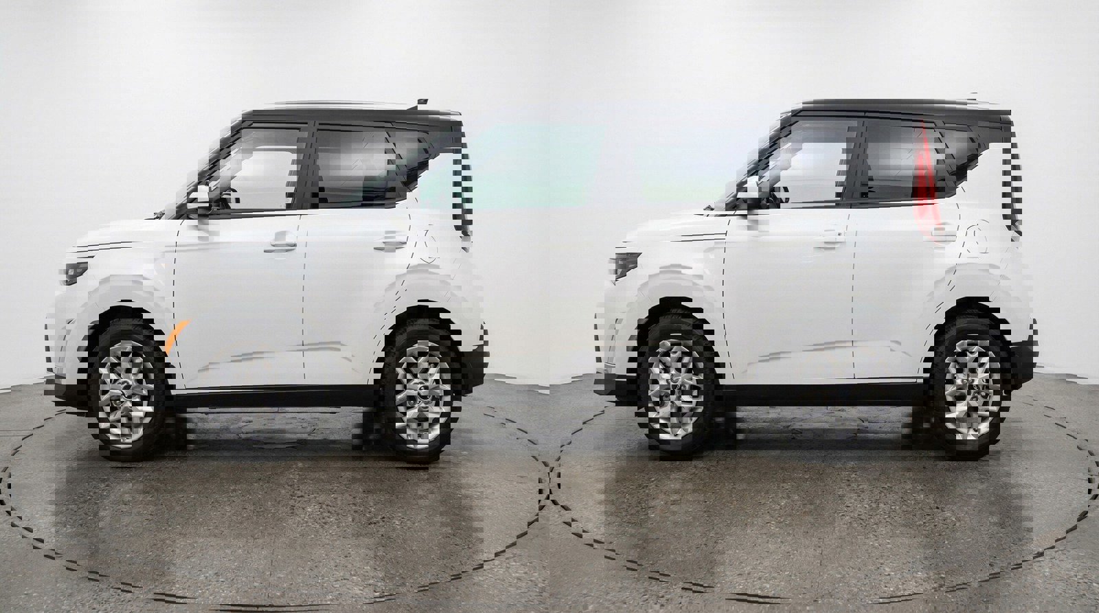 Used 2025 Kia Soul LX w/ LX Technology Package image 4