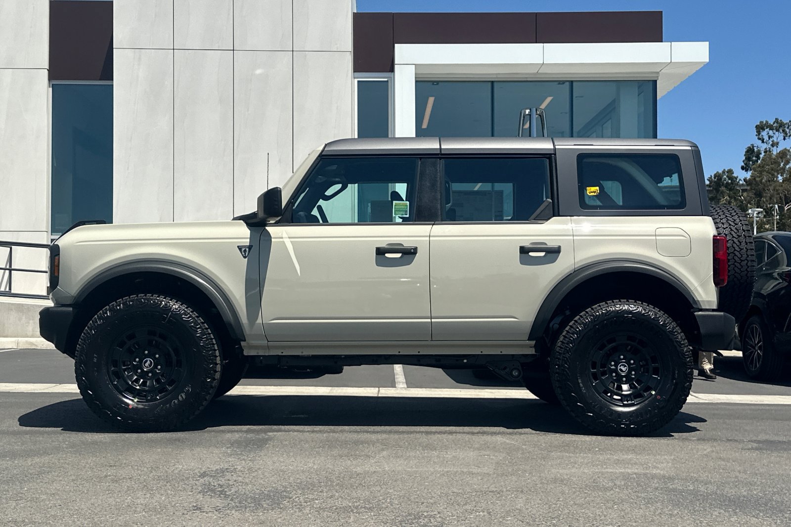 New 2026 Ford Bronco 4-Door w/ Sasquatch Package AWD/4WD image 6