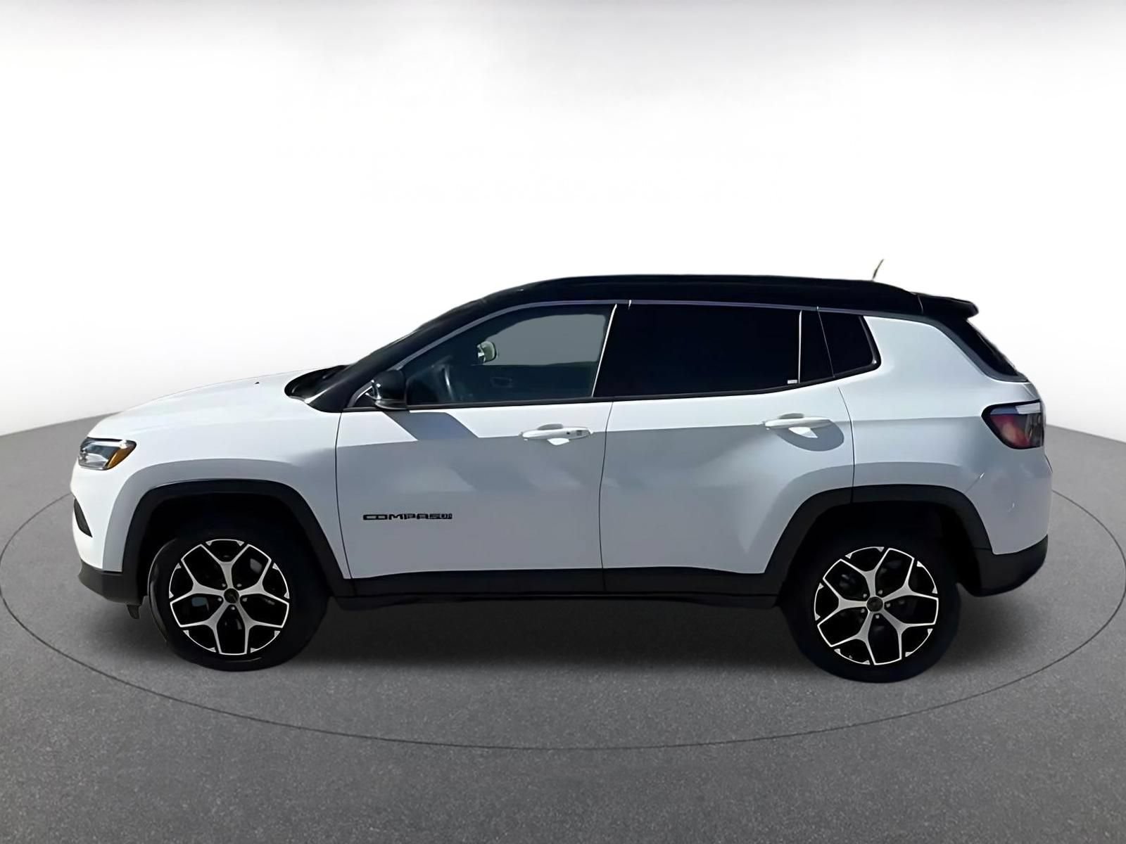 Used 2025 Jeep Compass Limited AWD/4WD image 8