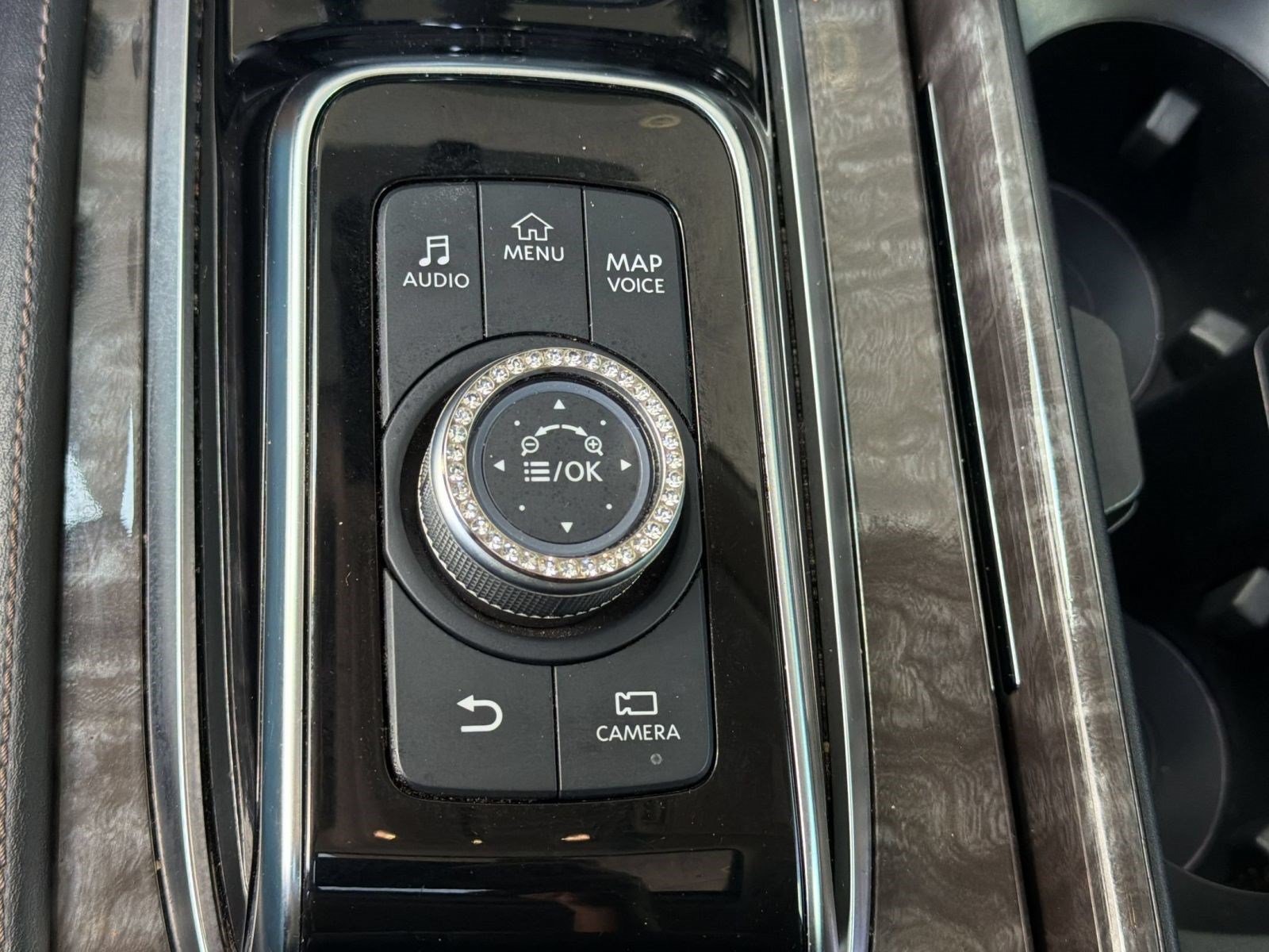 Used 2021 Nissan Armada Platinum w/ Captain's Chairs Package RWD image 19
