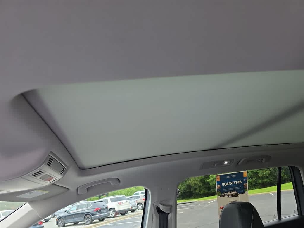Used 2023 Volkswagen Tiguan SE w/ Panoramic Sunroof Package AWD/4WD image 25