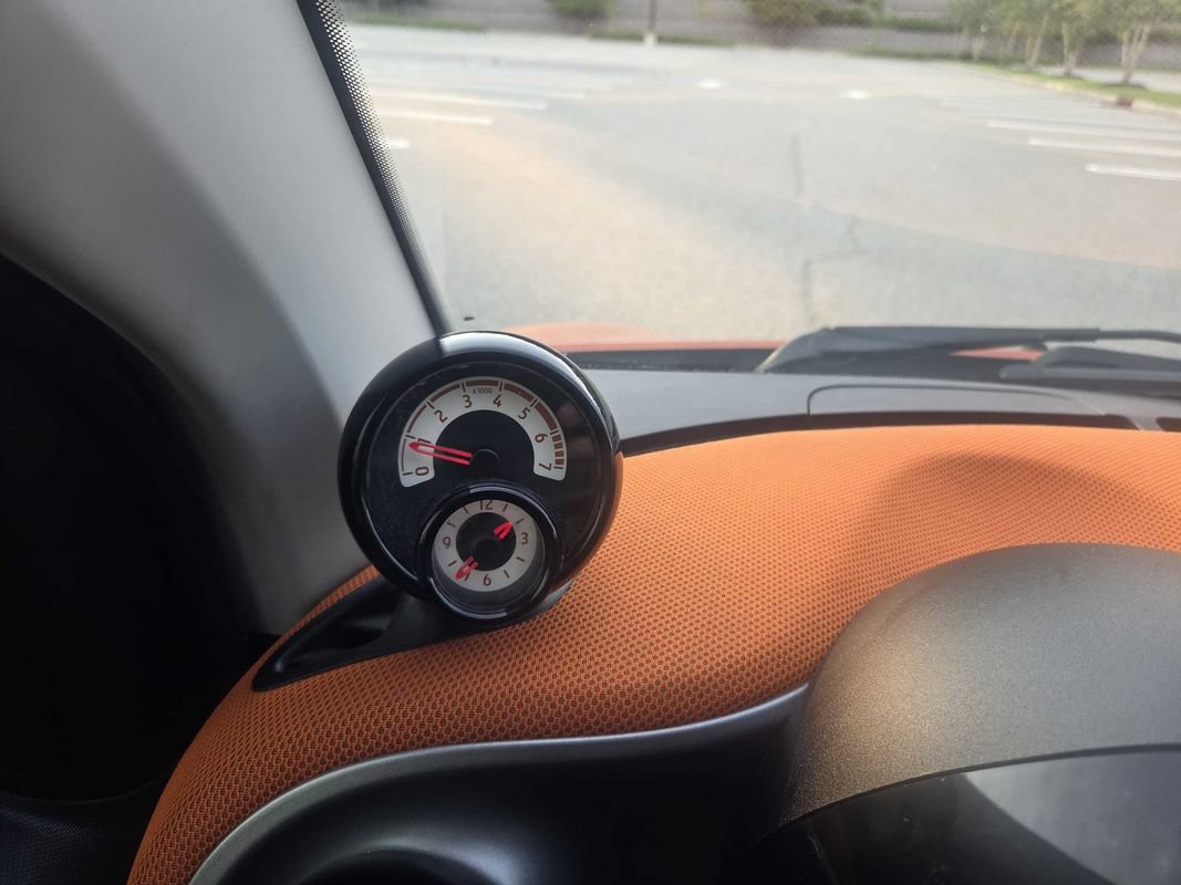 Used 2016 smart fortwo passion RWD image 23