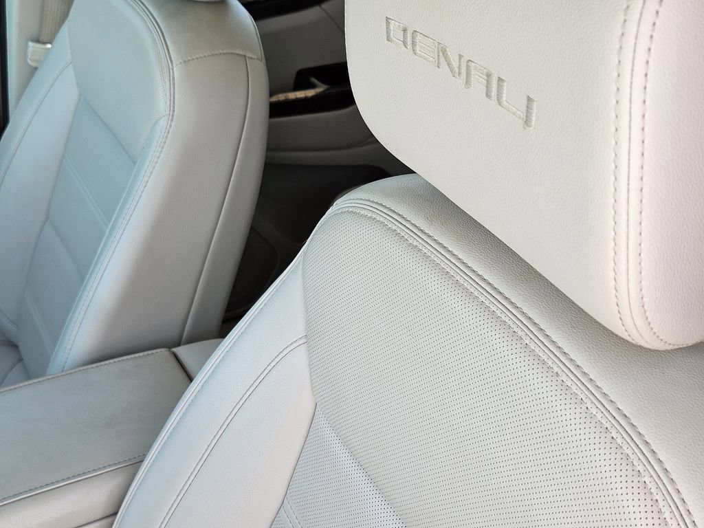 Used 2021 GMC Acadia Denali w/ Denali Ultimate Package AWD/4WD image 30