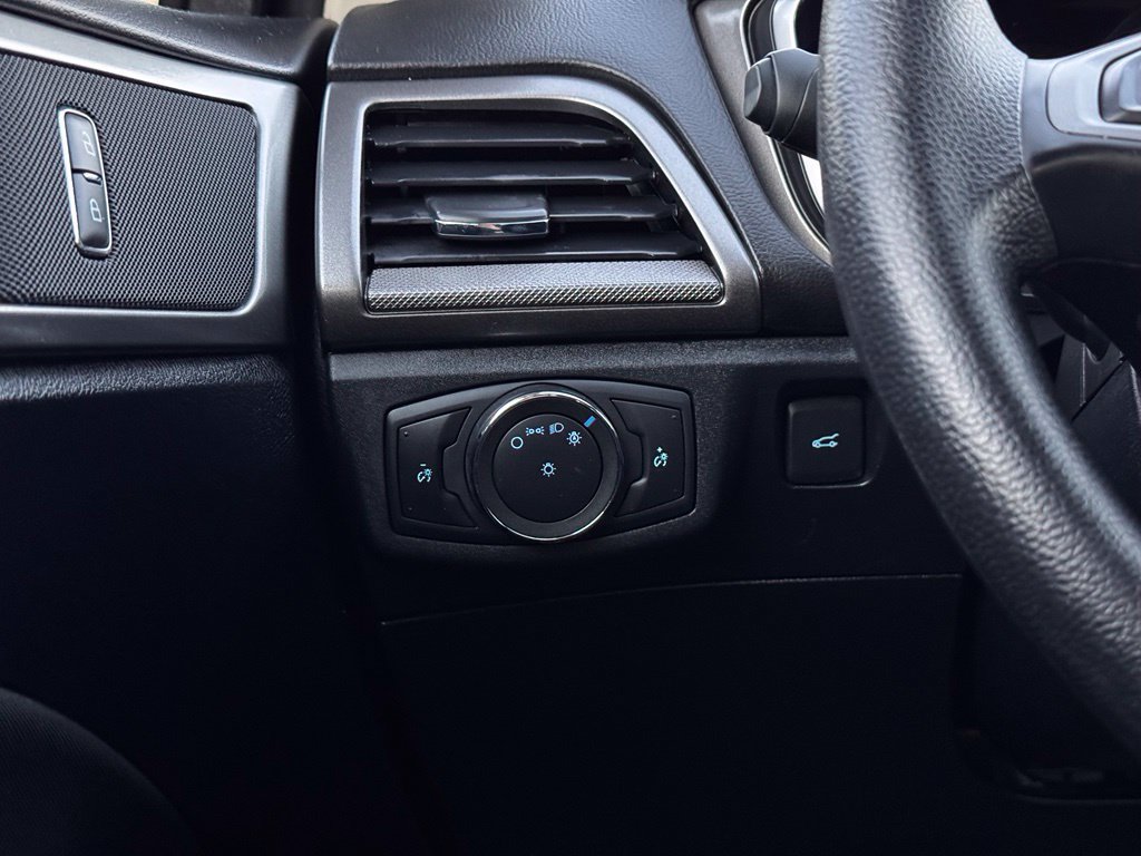 Certified 2019 Ford Fusion SE FWD image 37