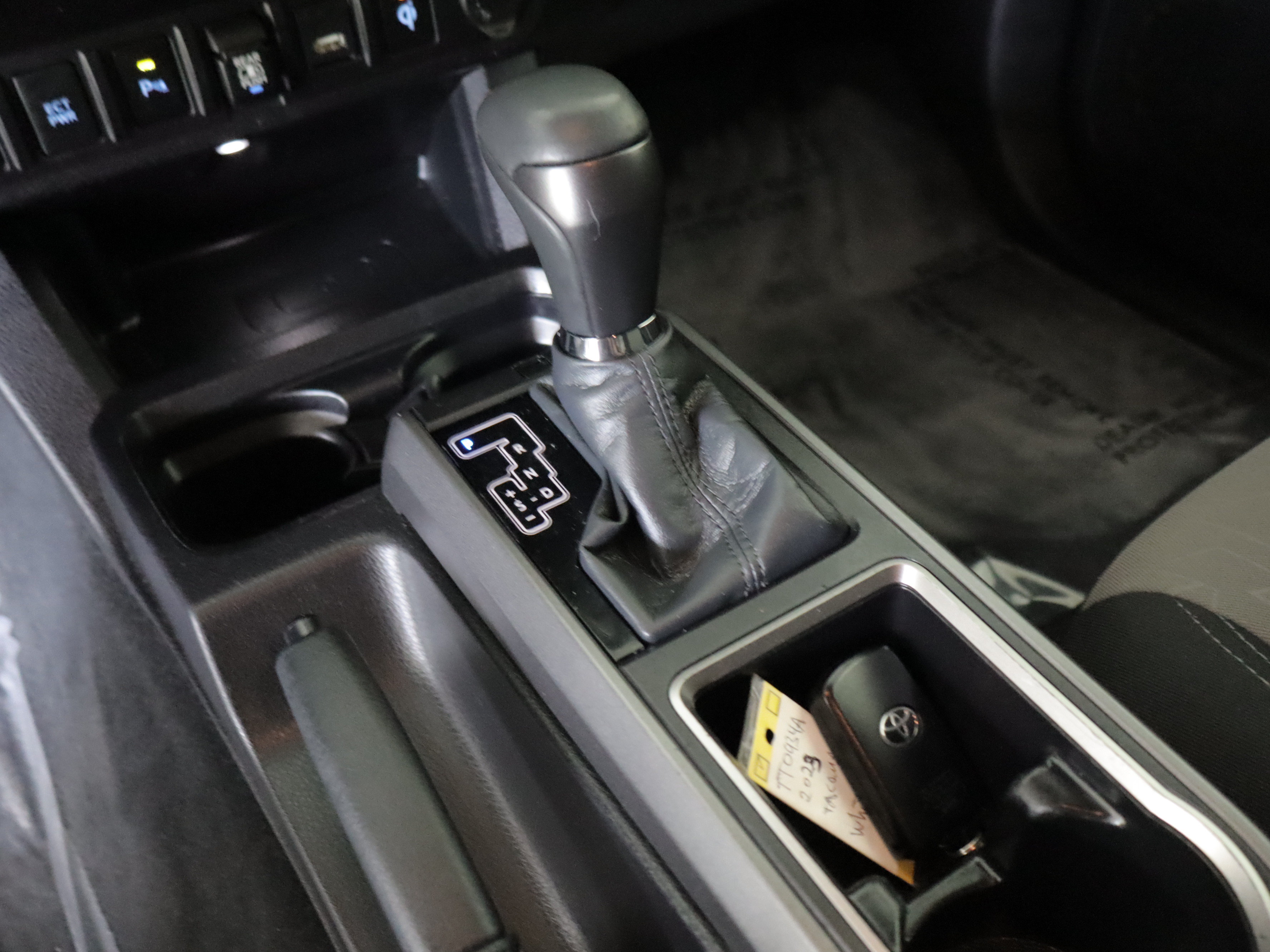 Used 2023 Toyota Tacoma TRD Sport w/ Technology Package AWD/4WD image 17