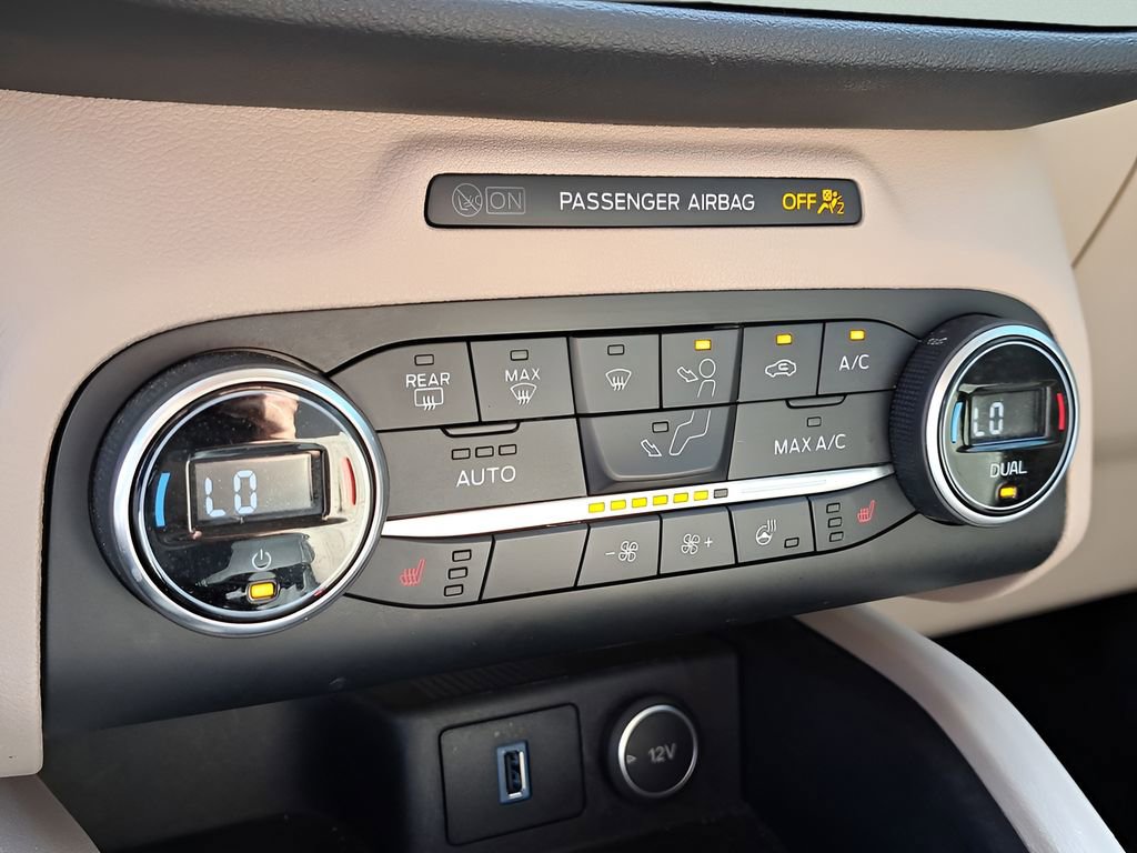 Used 2020 Ford Escape Titanium image 25