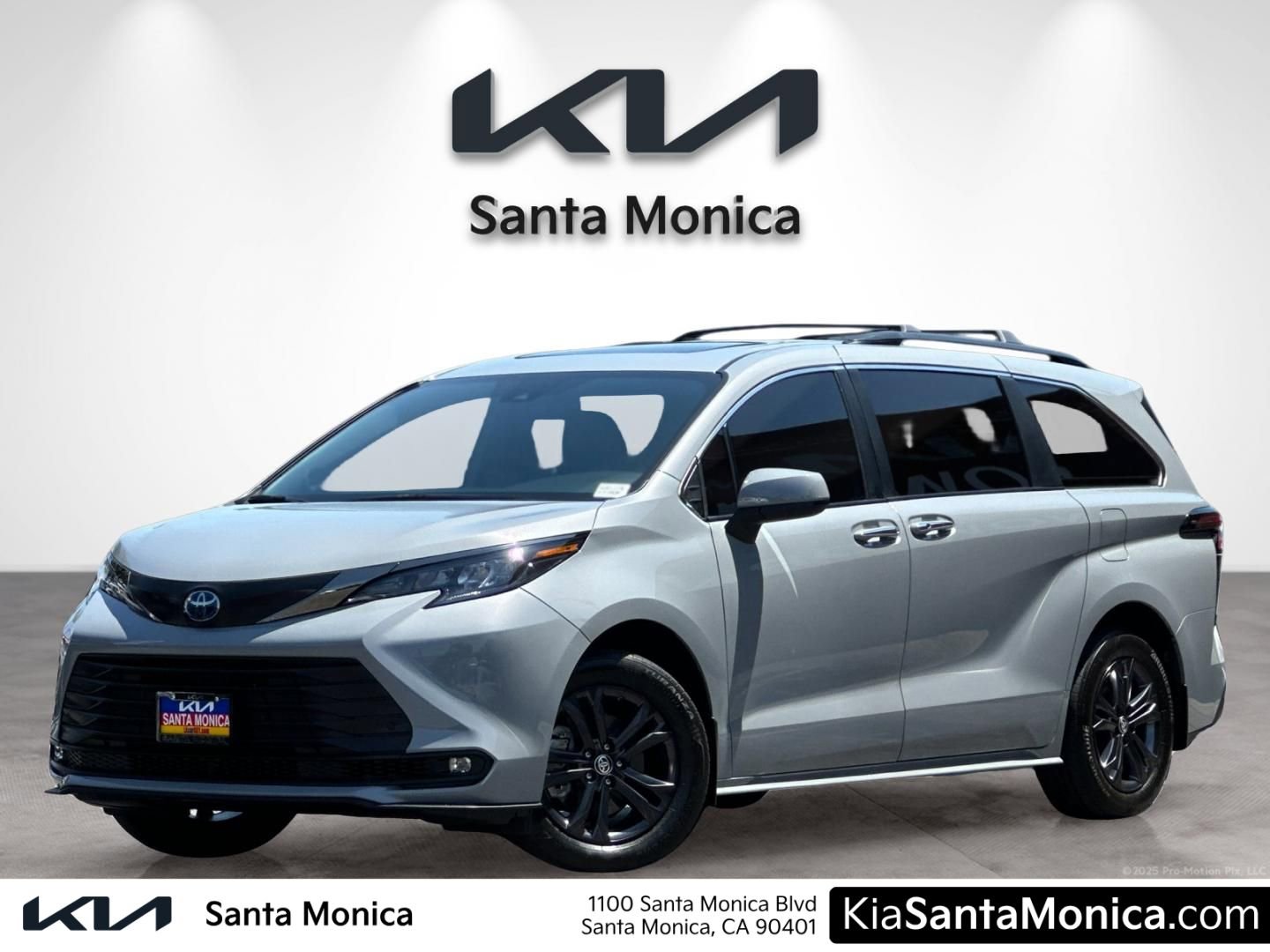 Used 2024 Toyota Sienna XLE Woodland Edition AWD/4WD image 1