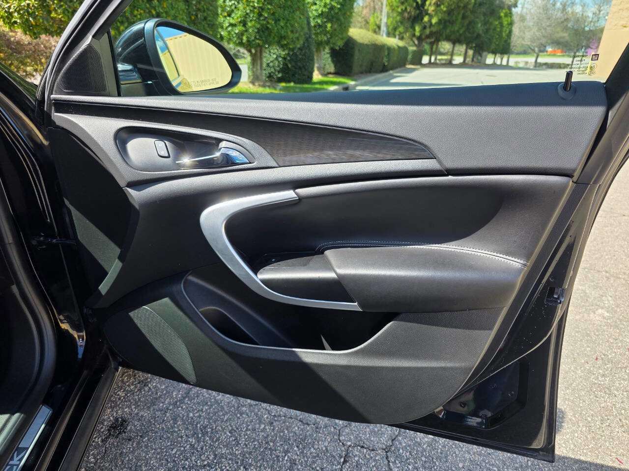 Used 2017 Buick Regal Sport Touring image 32