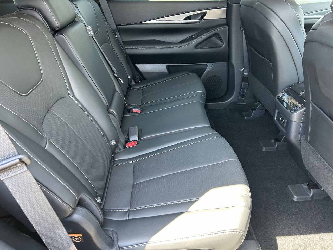 Certified 2026 INFINITI QX60 Pure w/ Cargo Package FWD image 12