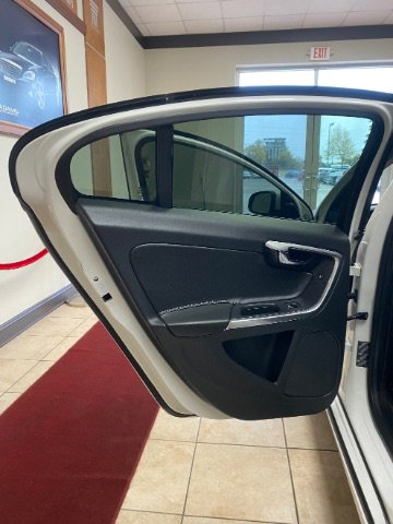 Used 2018 Volvo S60 T5 Dynamic w/ Vision Package image 13
