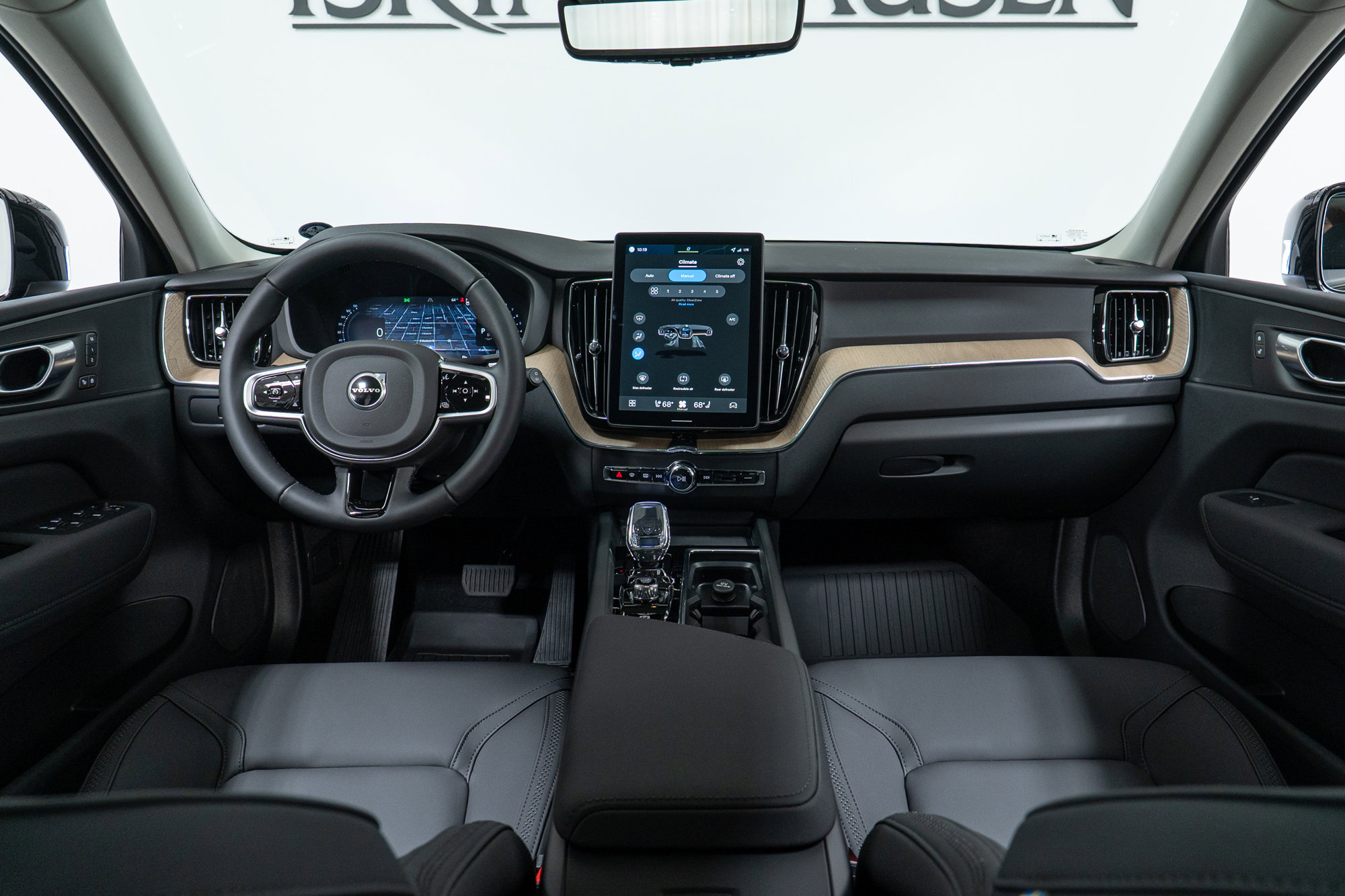 New 2026 Volvo XC60 B5 Core w/ Climate Package image 15