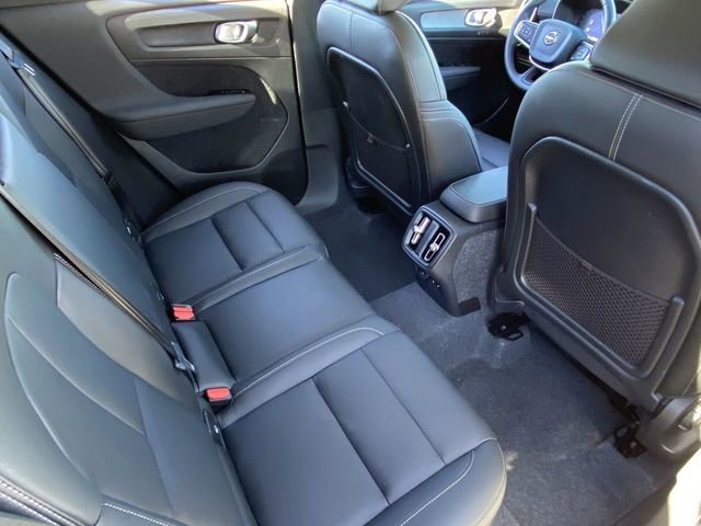Certified 2025 Volvo XC40 B5 Core w/ Protection Package Premier image 16