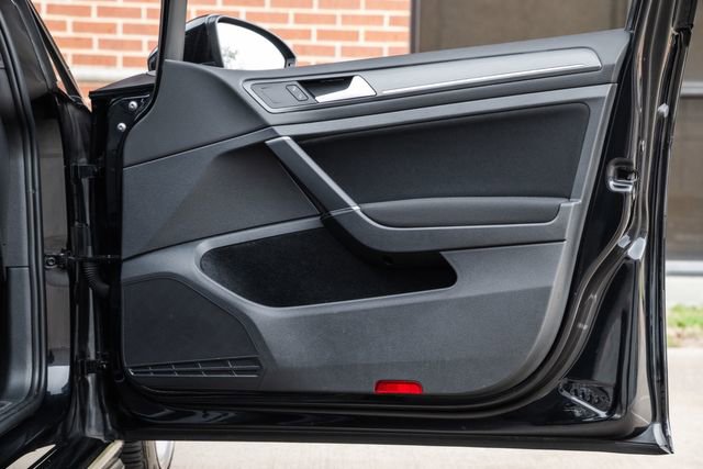 Used 2021 Volkswagen Golf S image 79