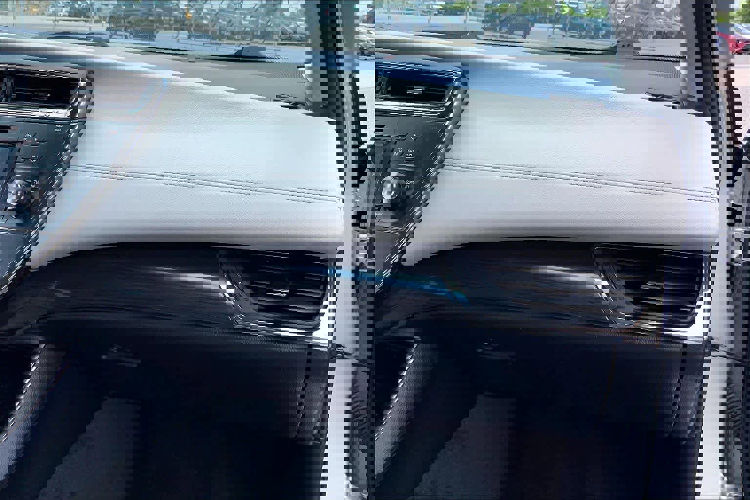 Used 2013 Toyota Avalon XLE Touring image 18