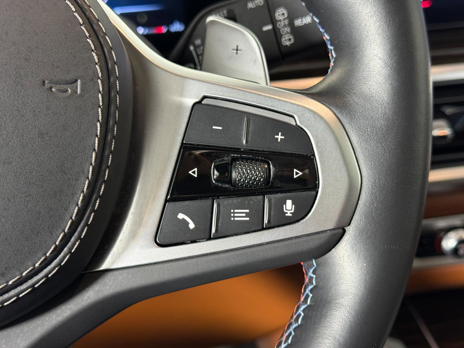 Used 2023 BMW X7 M60i w/ Executive Package image 11