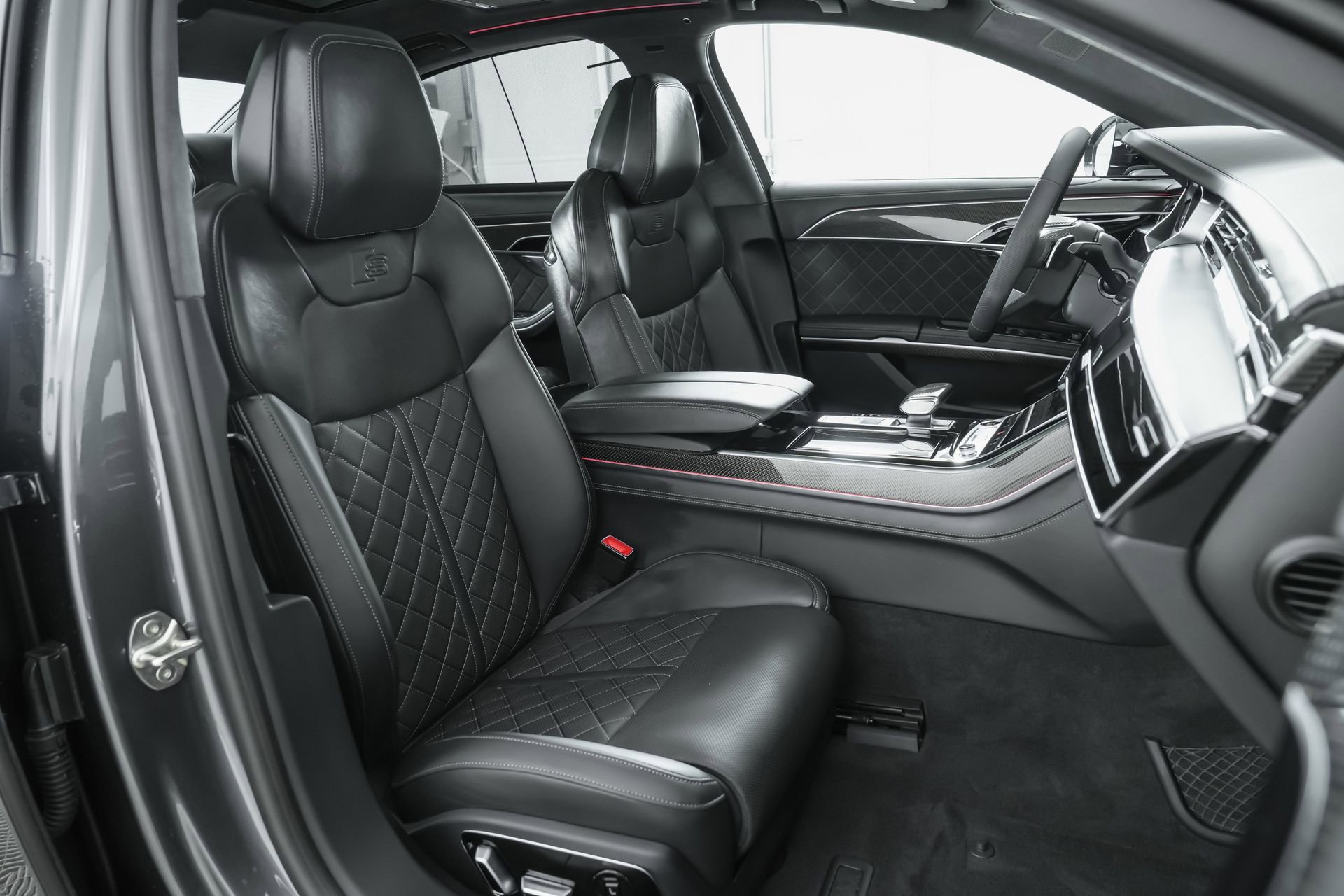 Used 2025 Audi S8 AWD/4WD image 15