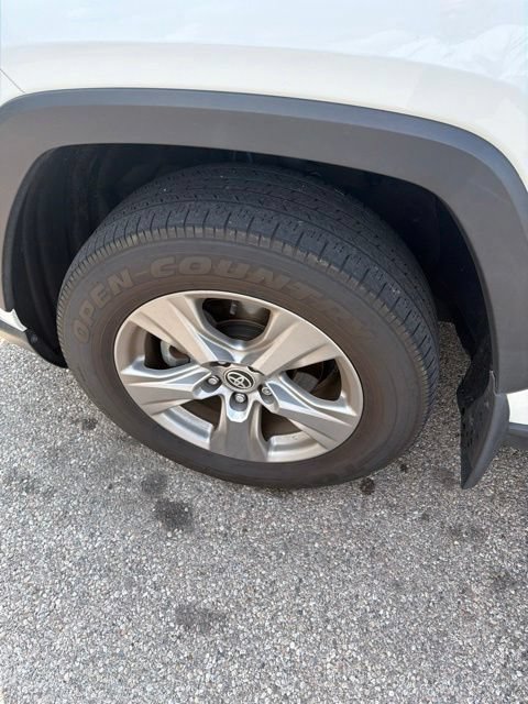 Used 2024 Toyota RAV4 XLE w/ Convenience Package AWD/4WD image 9