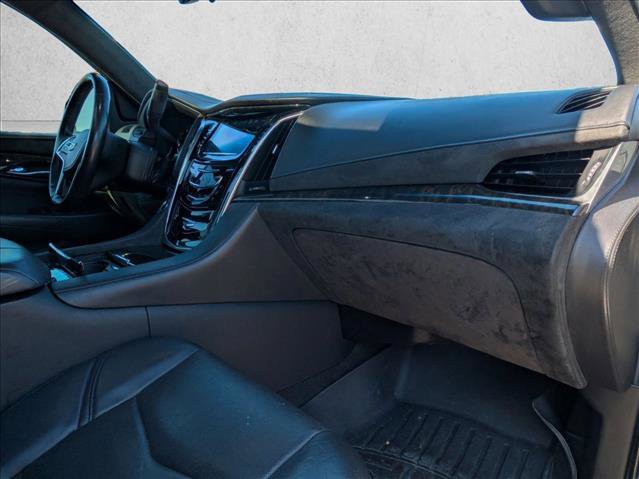 Used 2019 Cadillac Escalade ESV Platinum AWD/4WD image 17