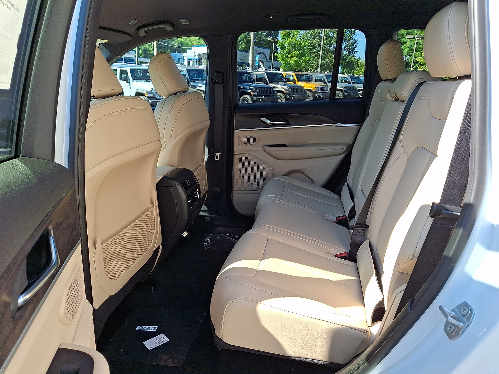 New 2027 Jeep Grand Cherokee Limited AWD/4WD image 6