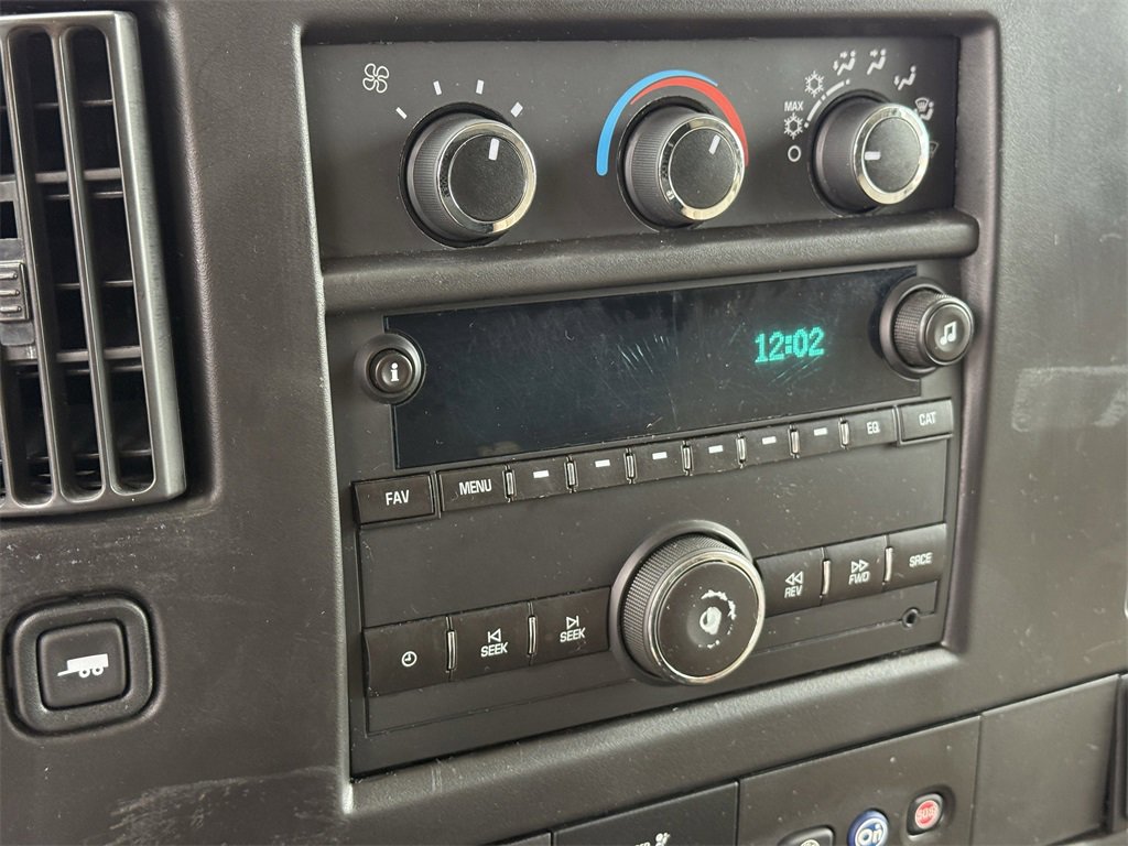 Used 2016 Chevrolet Express 3500 Extended image 27