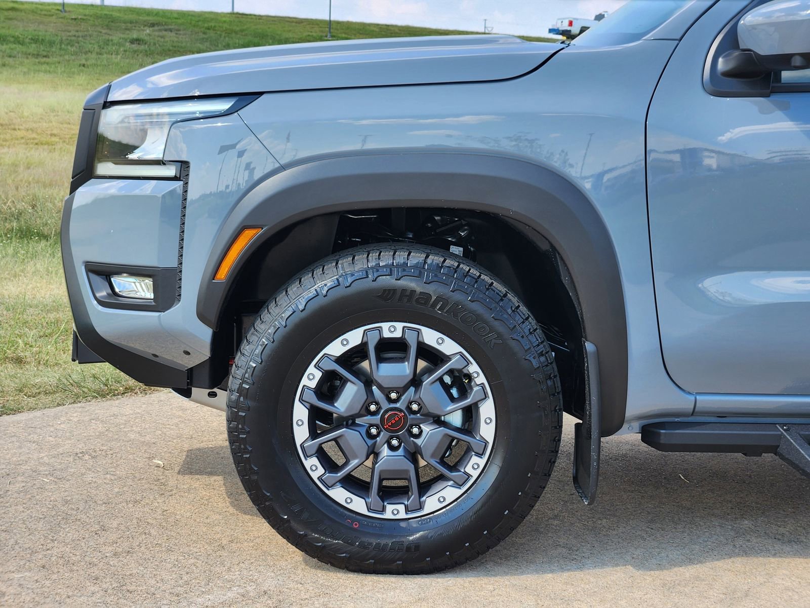 New 2026 Nissan Frontier PRO-4X w/ Pro-4x Convenience Package image 9