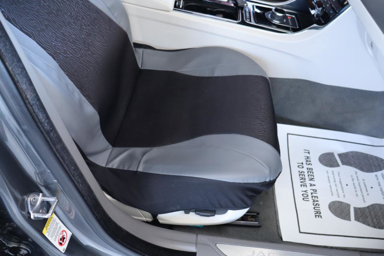 Used 2017 Jaguar XF Premium image 40