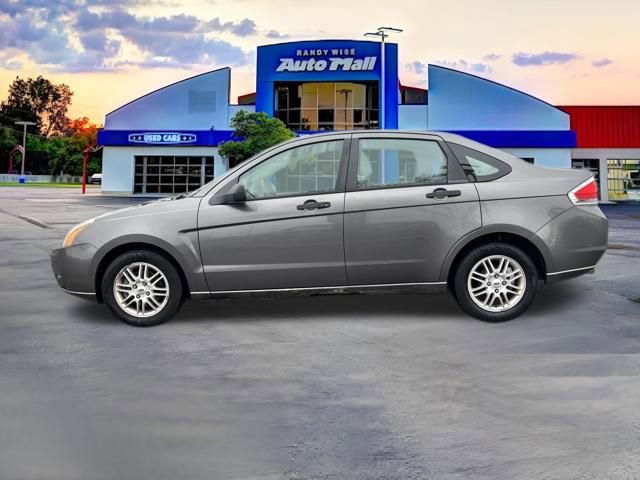 Used 2009 Ford Focus SE image 3