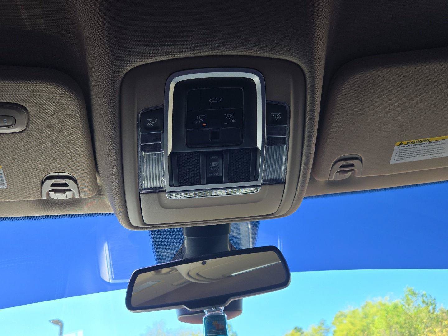 Used 2020 RAM 1500 Laramie AWD/4WD image 21