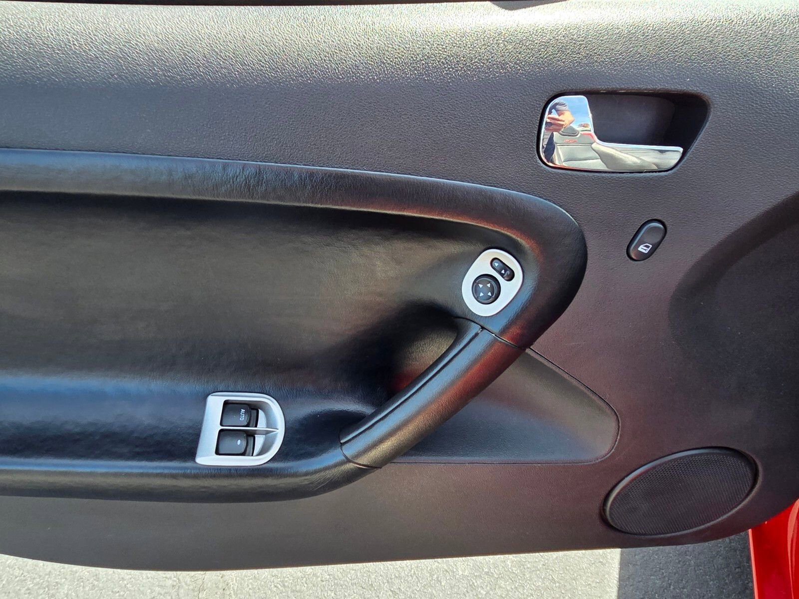 Used 2009 Pontiac Solstice GXP w/ Premium Package RWD image 17