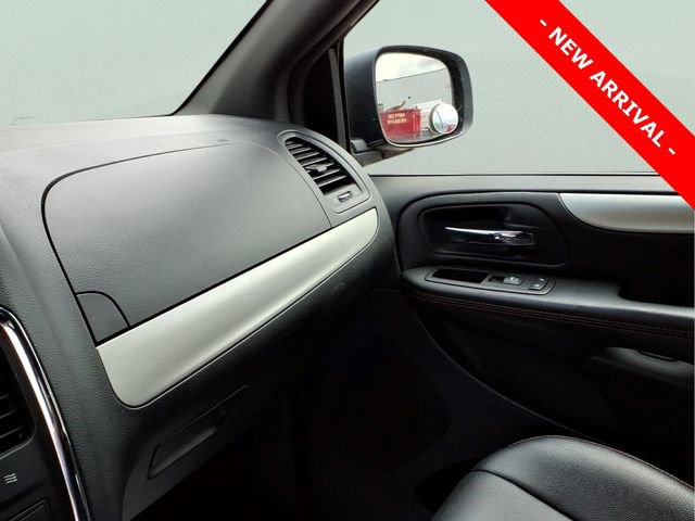Used 2015 Dodge Grand Caravan R/T w/ Driver Convenience Group FWD image 21