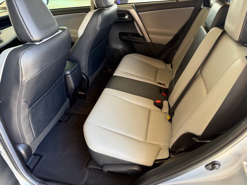 Used 2018 Toyota RAV4 Limited FWD image 28