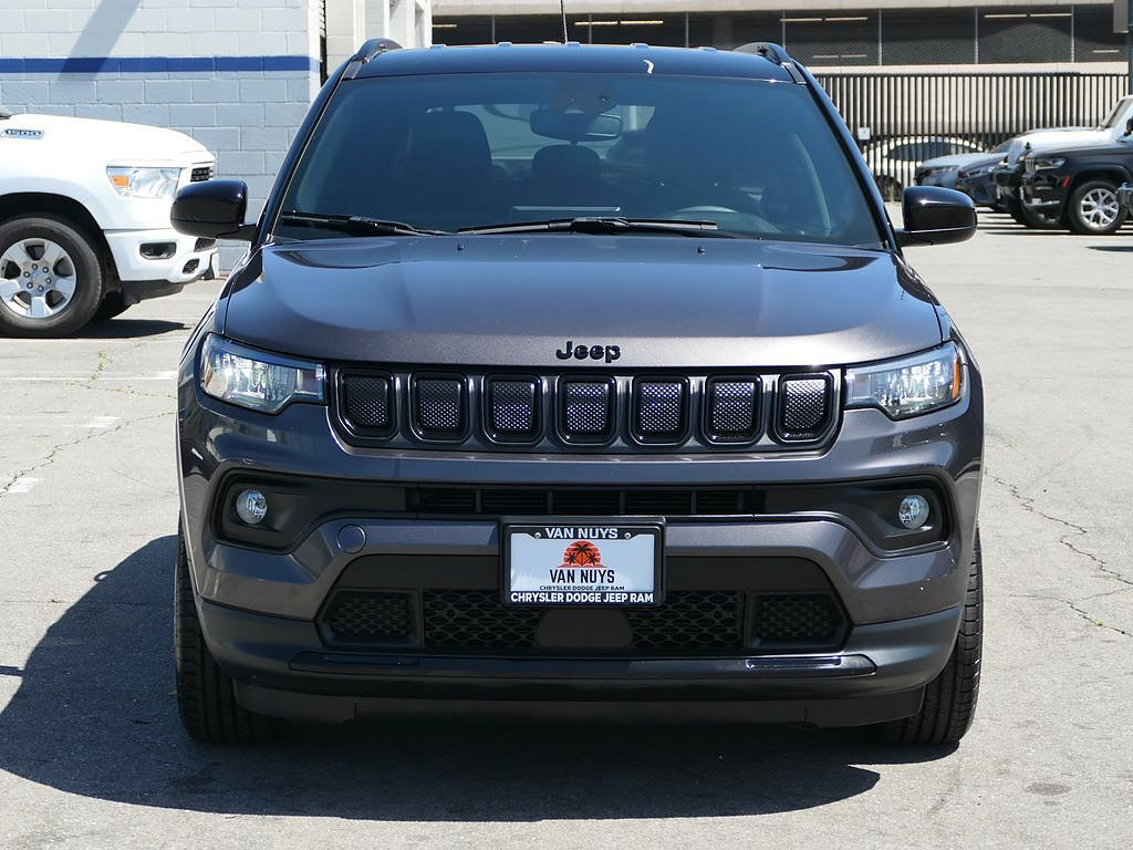 Used 2022 Jeep Compass Latitude FWD image 6