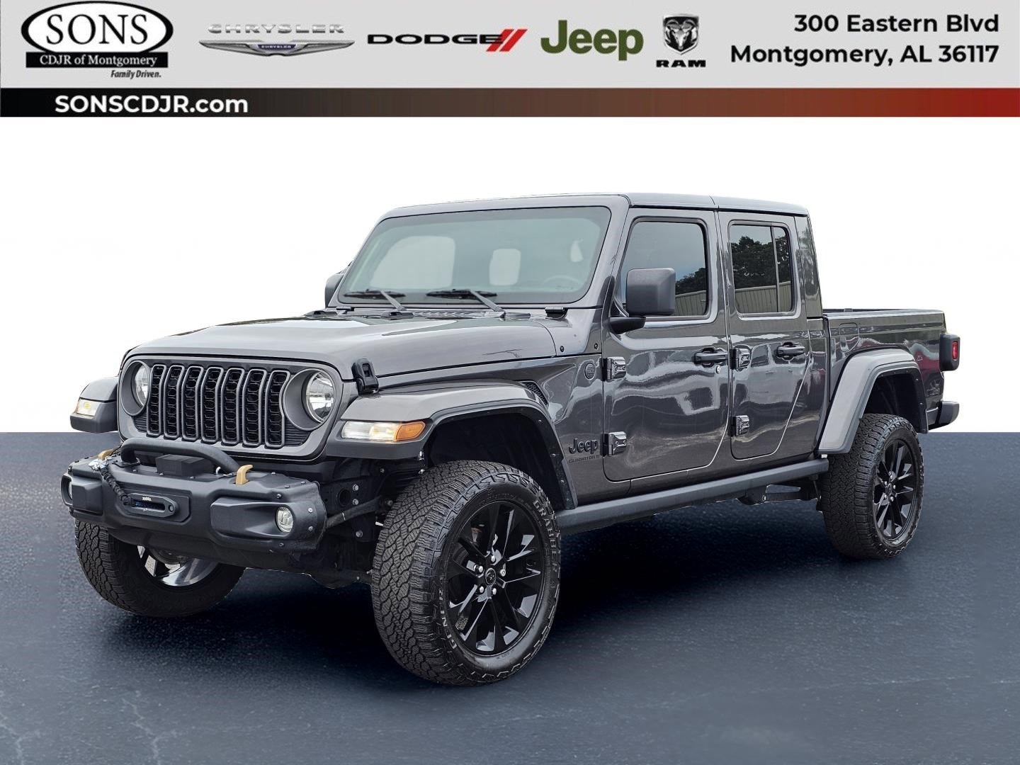Used 2025 Jeep Gladiator Sport AWD/4WD image 1