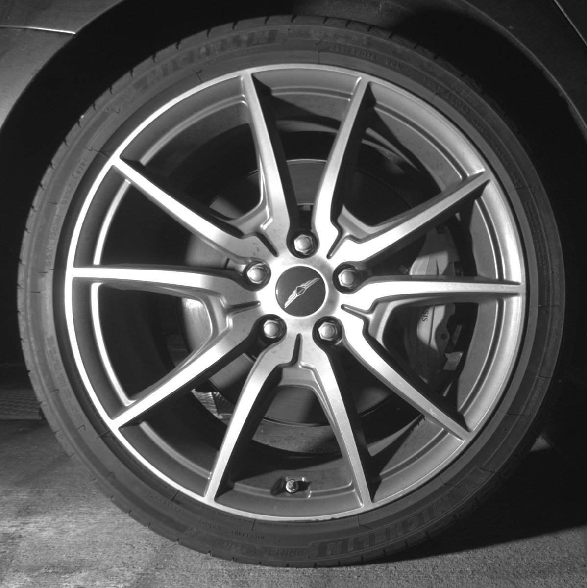 Used 2025 Genesis G70 2.5T image 15