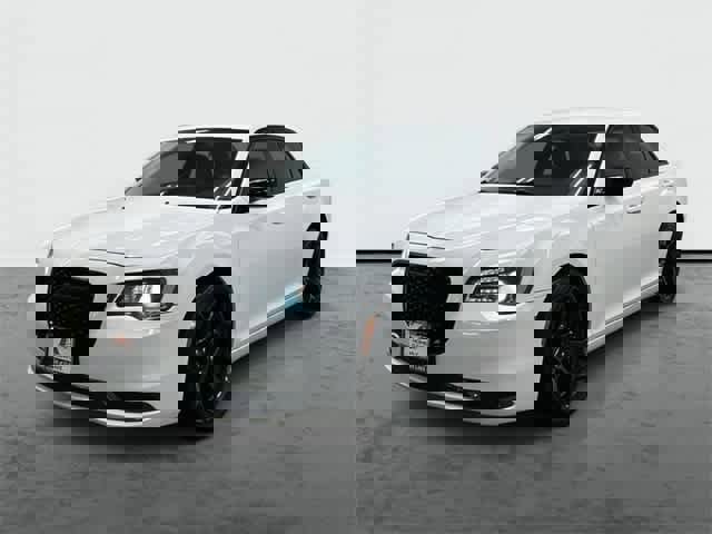 Used 2020 Chrysler 300 Touring w/ Sport Appearance Package image 1
