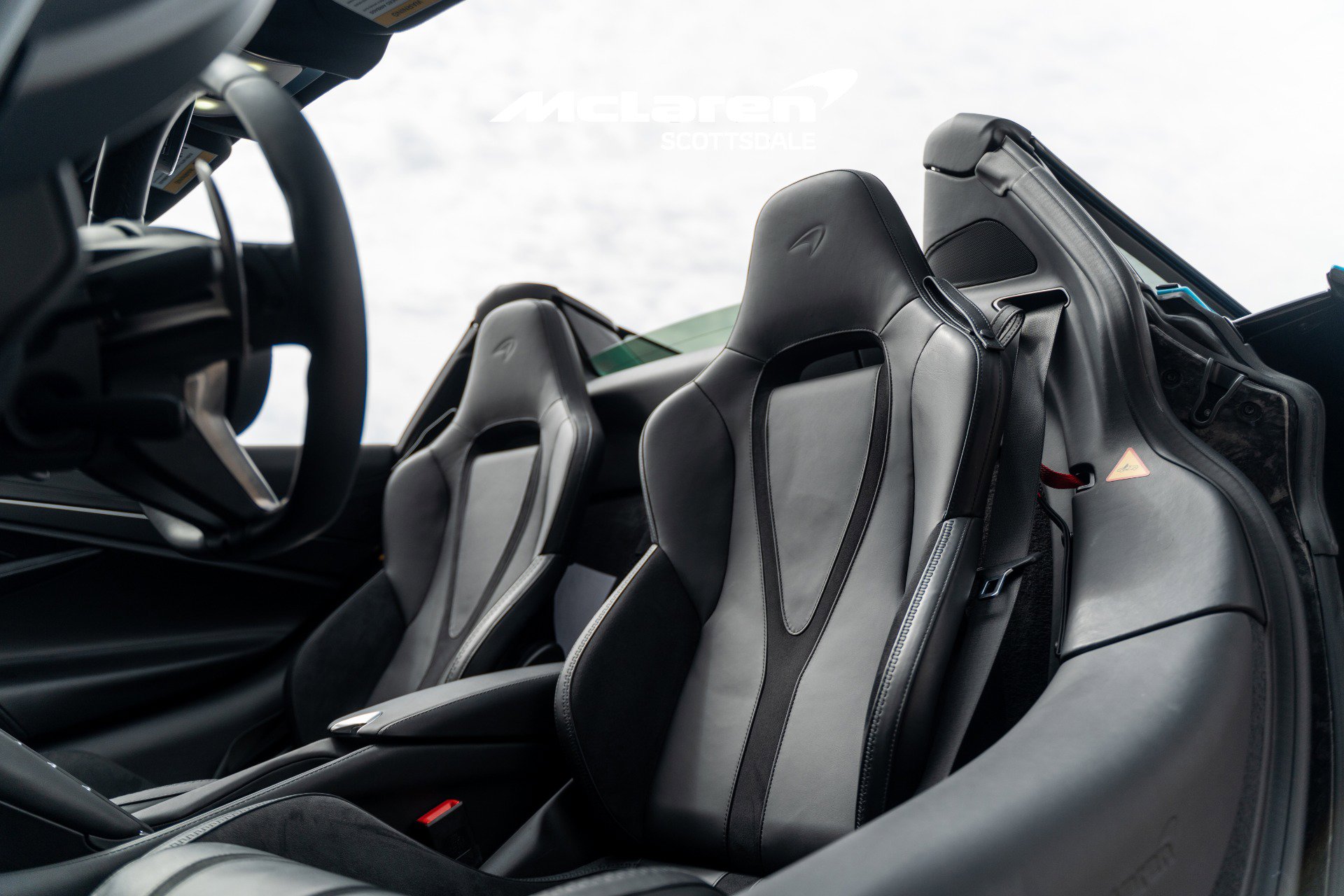 Used 2025 McLaren 750S Spider RWD image 11