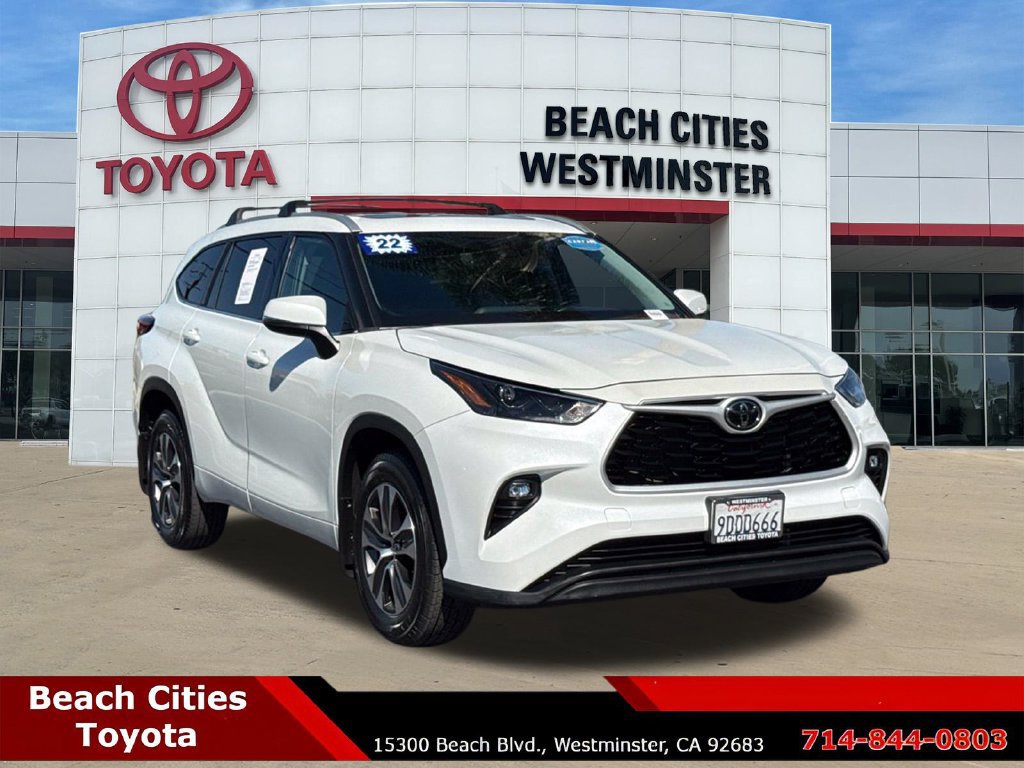 Used 2022 Toyota Highlander XLE FWD image 1