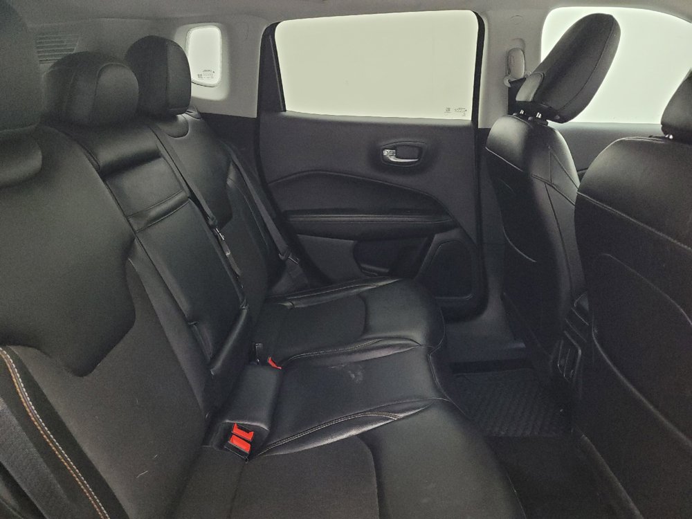 Used 2018 Jeep Compass Latitude w/ Cold Weather Group AWD/4WD image 19