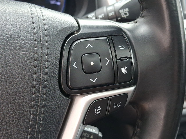Used 2019 Toyota Highlander XLE AWD/4WD image 24