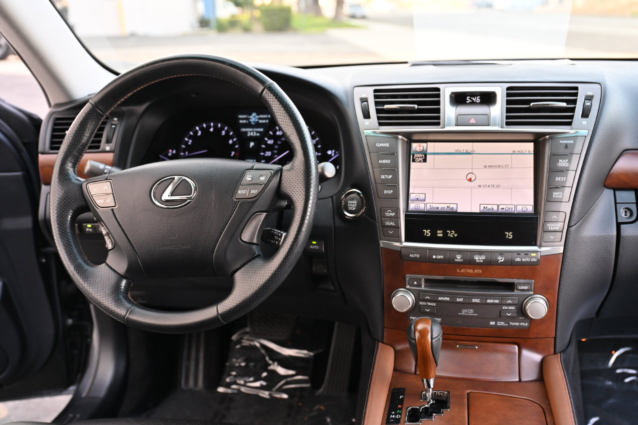 Used 2011 Lexus LS 460 w/ Sport Pkg RWD image 18