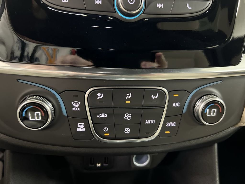 Used 2023 Chevrolet Traverse LS FWD image 15